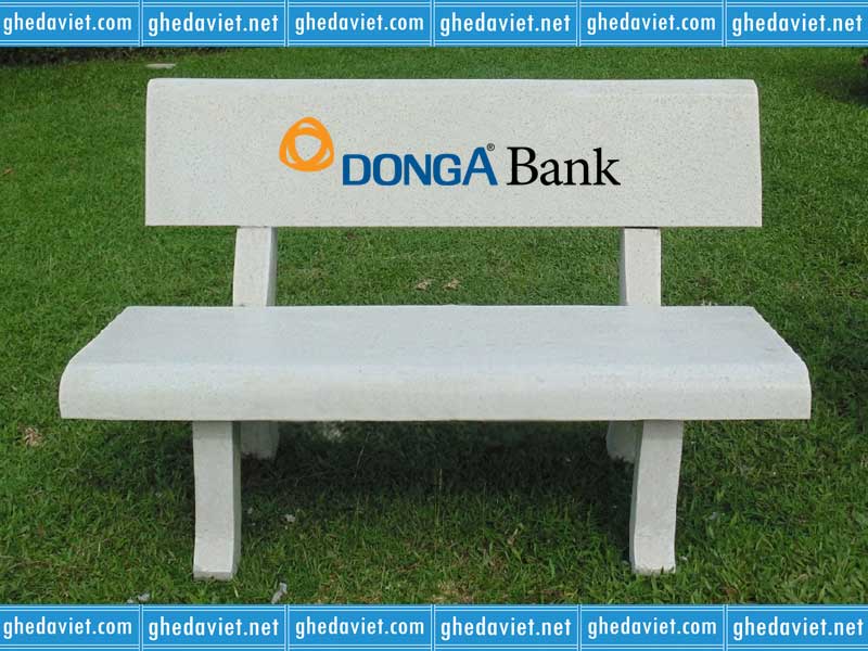 Ghế đá quảng cáo in logo ngân hàng Dongabank GDQC-10